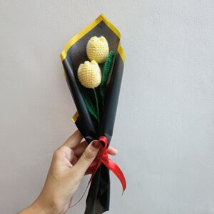 crochet tulip bouquet